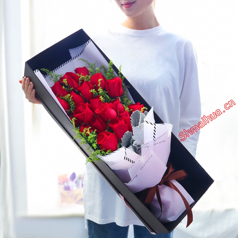 挚爱玫瑰-19朵红玫瑰，黄莺，银叶菊点缀，精美礼盒