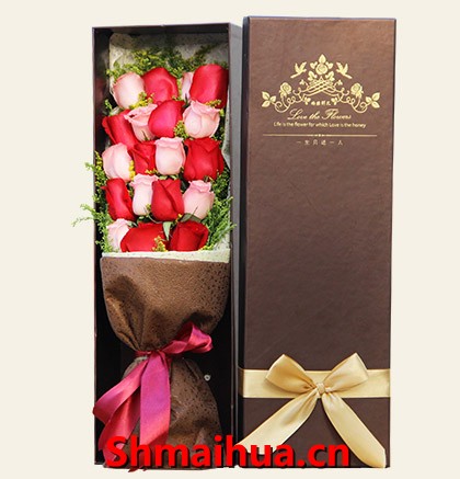 祝福-19朵红、粉色玫瑰,黄莺,满天星外围,朱色卷边包装纸扇形包装,精美神盒（以实物为准）