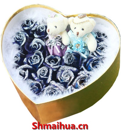 最爱你-19枝蓝玫瑰（昆明产）+2只小熊，外围白色羽毛,心形礼盒装